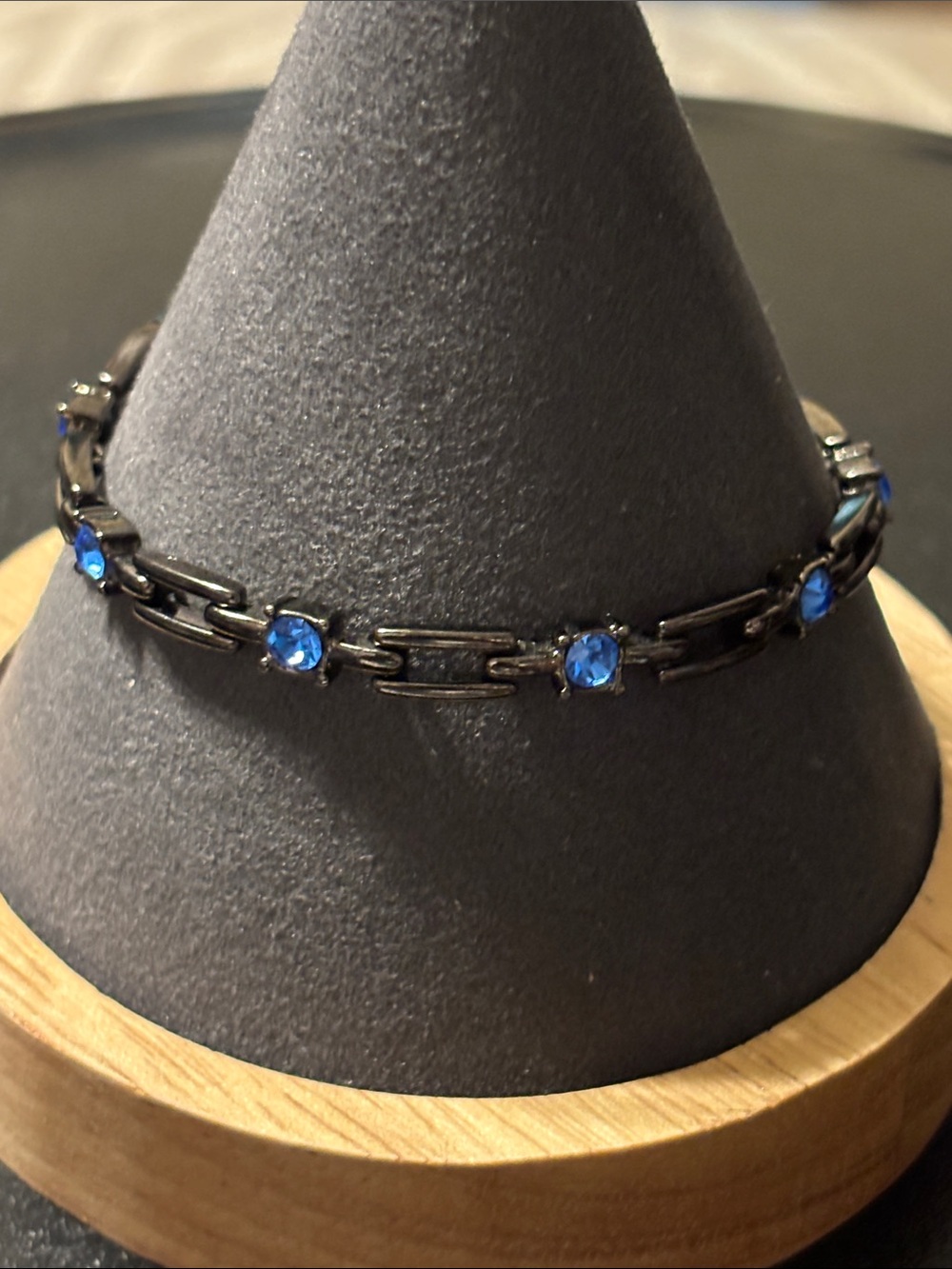 Blue‎ Crystal Link Gunmetal Gray Bracelet - Women's Fashion Jewelry